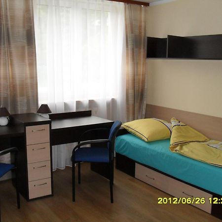 Dom Studencki Atol Hostel Krakow Bagian luar foto
