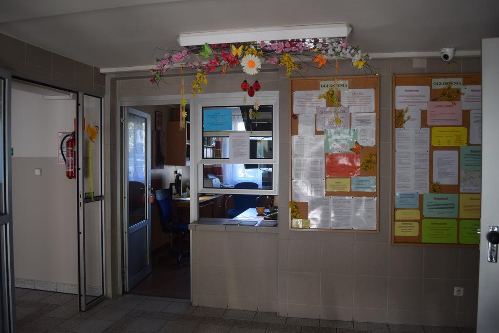 Dom Studencki Atol Hostel Krakow Bagian luar foto