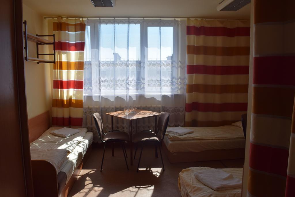 Dom Studencki Atol Hostel Krakow Bagian luar foto